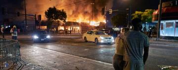 Миннеаполис: из-за произвола полицейских бунт не утихает четвёртые сутки